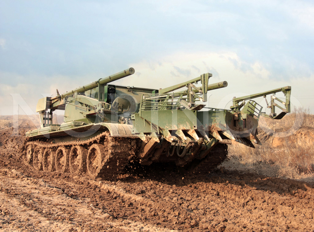 GSL130 Tracked Comprehensive Mine-Clearing Vehicle